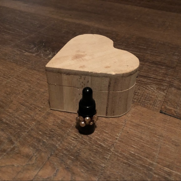 Stimulating Stress Relief Essential Oil Blend - Picture 4 of 13